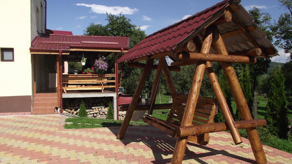 Guest house Pensiunea Valea Ursului 3*